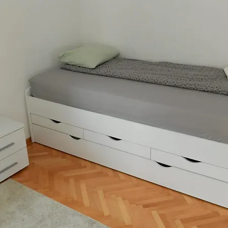 Dobi Wing Apartment *
